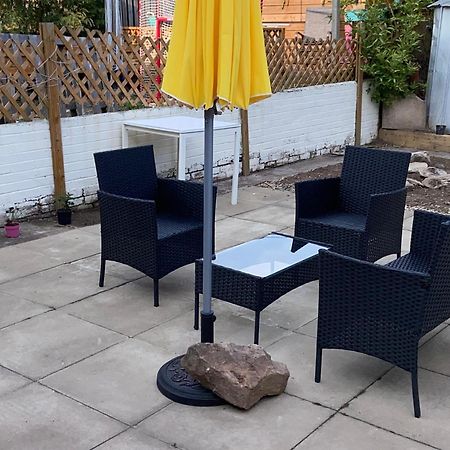 Private Lounge And Double Room Kilwinning Zewnętrze zdjęcie